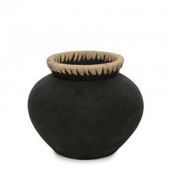 Vase en terre cuite noire